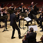 Дирижирует Клеман Нонсьё. Фото предоставлено пресс-службой МКЗ «Зарядье»