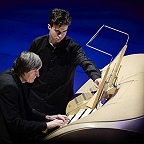 Играет Владимир Хомяков. Фото предоставлено пресс-службой МКЗ «Зарядье»