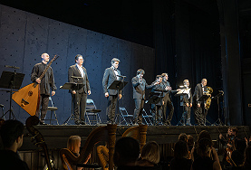 СИНОПСИСЫ, СЮИТЫ И ВЕСЕННИЕ МОТИВЫ