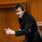 Дирижирует Иван Никифорчин. Фото Антона Галкина предоставлено организатором концерта компанией Zapomni Entertainment